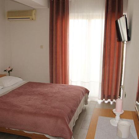 Motel "Tri Lovca" Knin Dış mekan fotoğraf