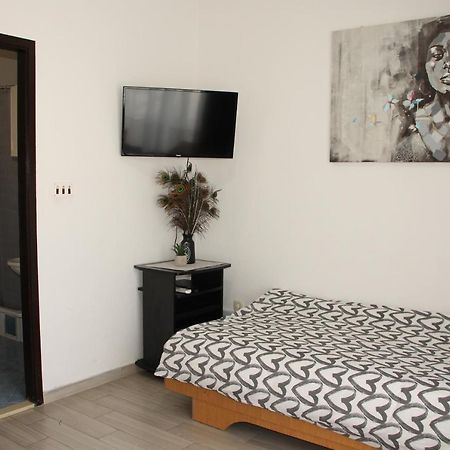 Motel "Tri Lovca" Knin Dış mekan fotoğraf