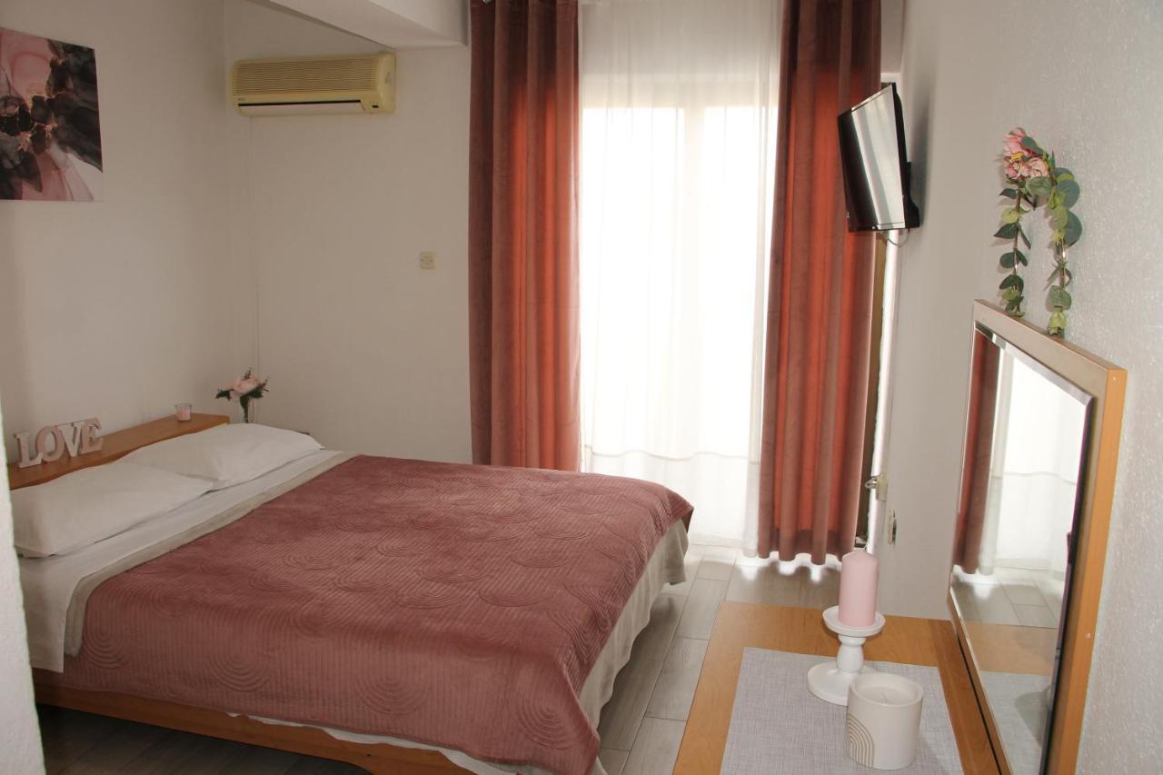 Motel "Tri Lovca" Knin Dış mekan fotoğraf