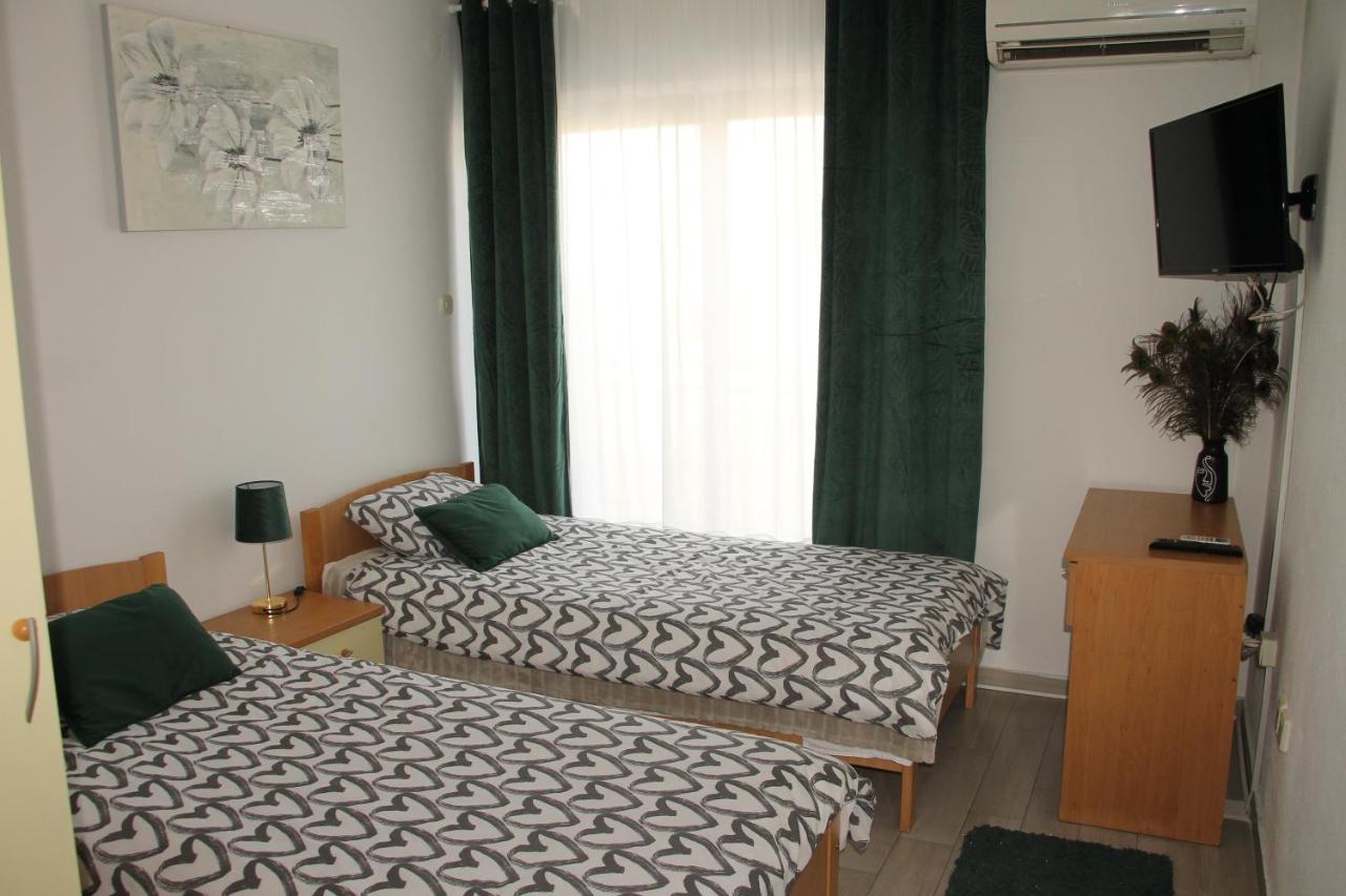 Motel "Tri Lovca" Knin Dış mekan fotoğraf