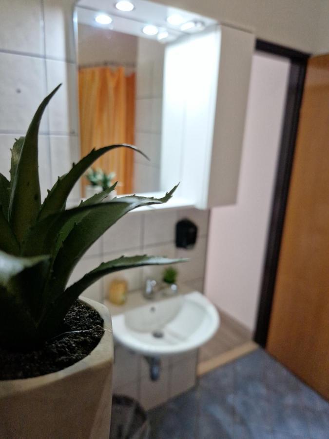 Motel "Tri Lovca" Knin Dış mekan fotoğraf