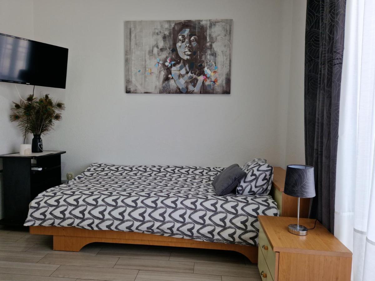Motel "Tri Lovca" Knin Dış mekan fotoğraf