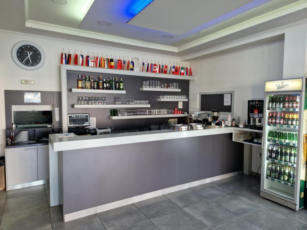 Motel "Tri Lovca" Knin Dış mekan fotoğraf