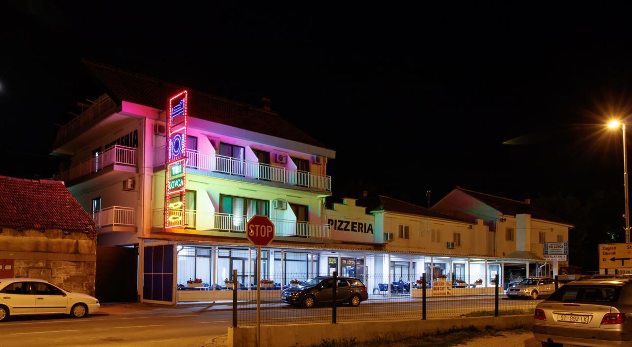 Motel "Tri Lovca" Knin Dış mekan fotoğraf