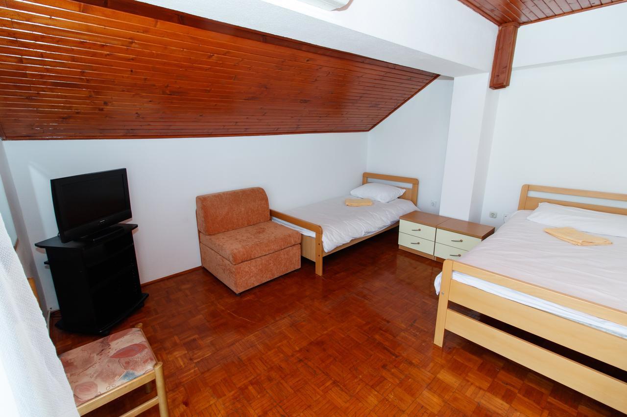 Motel "Tri Lovca" Knin Dış mekan fotoğraf